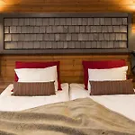 Santa's Aurora & Igloos Hotel 4*
