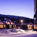 Santa's Aurora & Igloos Hotel 4*