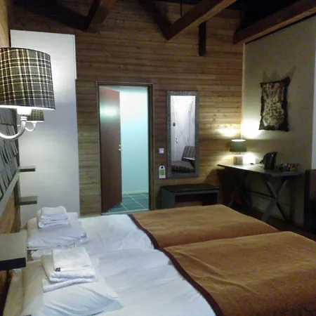 Santa's Aurora & Igloos Hotel