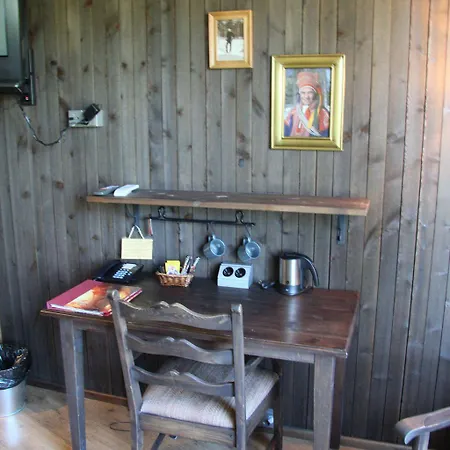 Santa's Aurora & Igloos ホテル ルオスト