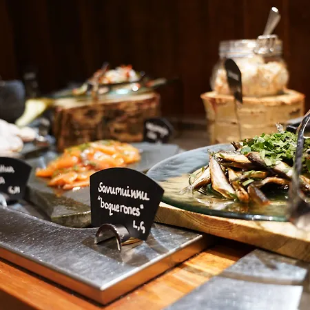 Otel Santa's Aurora & Igloos 4*