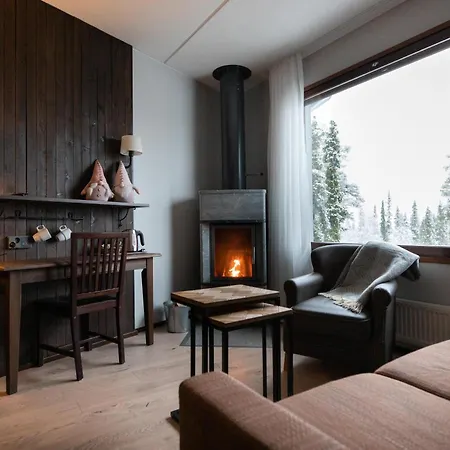 Santa's Aurora & Igloos Hotel 4*
