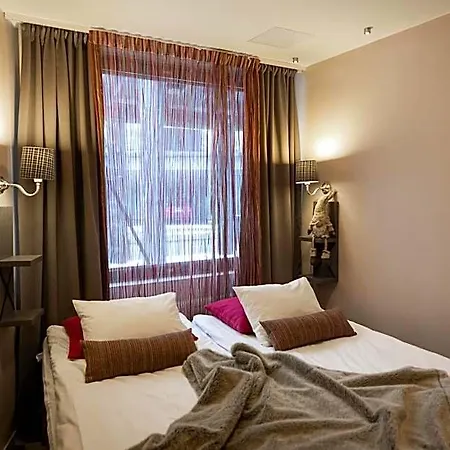 Santa's Aurora & Igloos Hotel