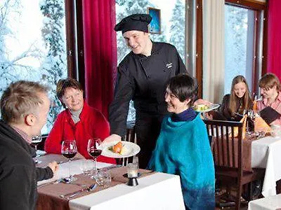 Santa's Aurora & Igloos