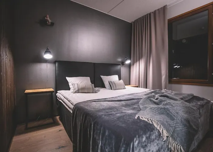 Santa's Aurora & Igloos 4*