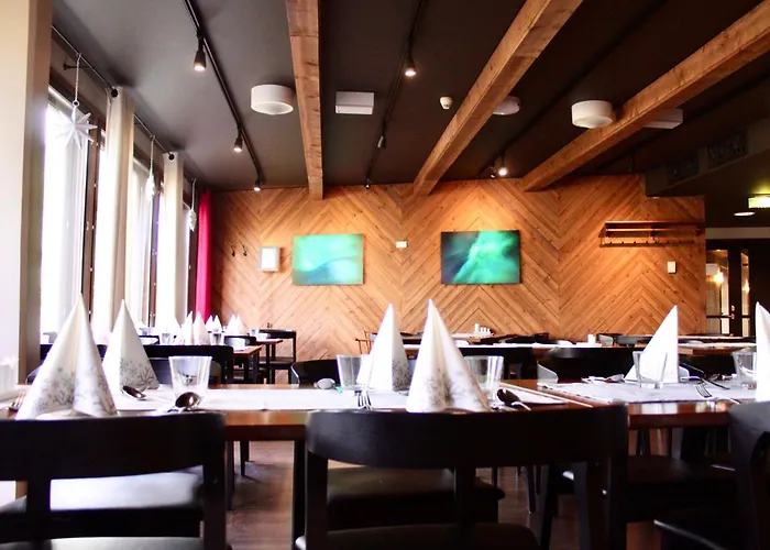 Santa's Aurora & Igloos 4* Luosto