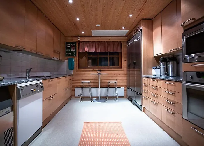 Santa's Aurora & Igloos