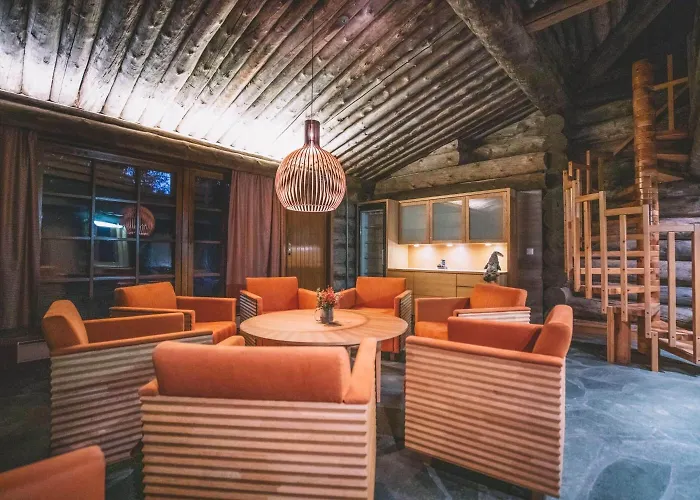 Santa's Aurora & Igloos